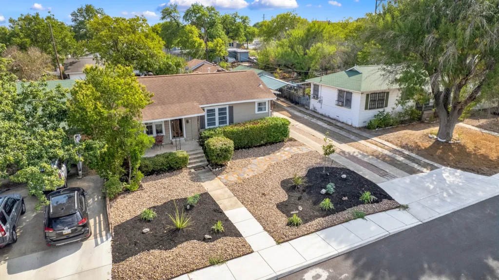 Craft 1776 guide to choosing the right green building materials in Texas, highlighting sustainable, energy-efficient, and eco-friendly construction solutions.